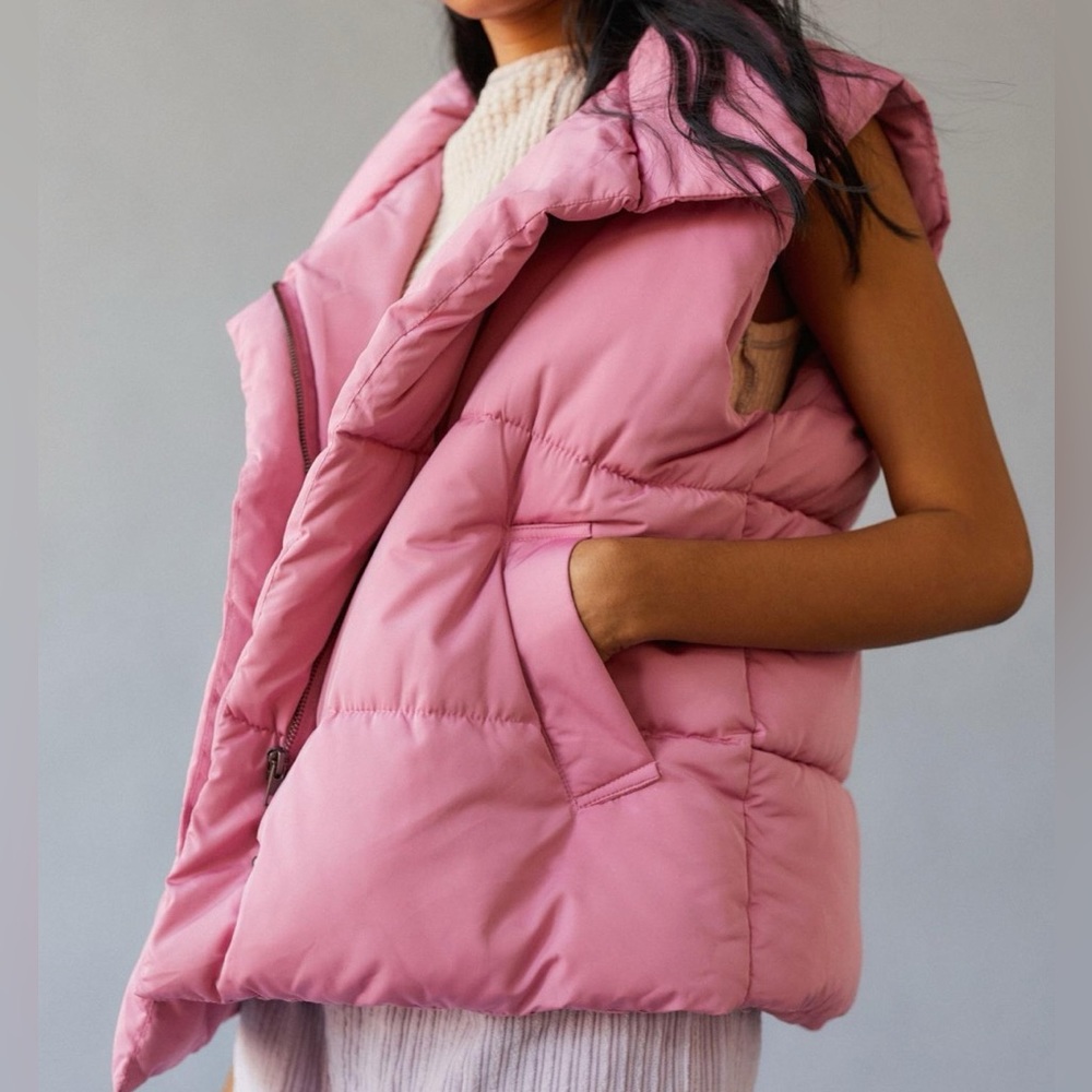 Urban Outfitters - Corrine Puffer Vest